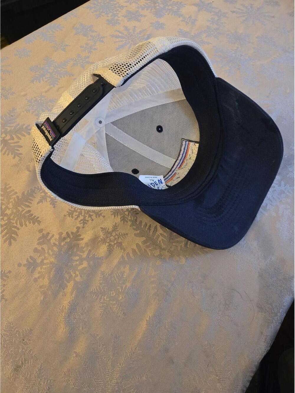 Patagonia P-6 Logo Trucker Hat Navy/White - Picture 3 of 4